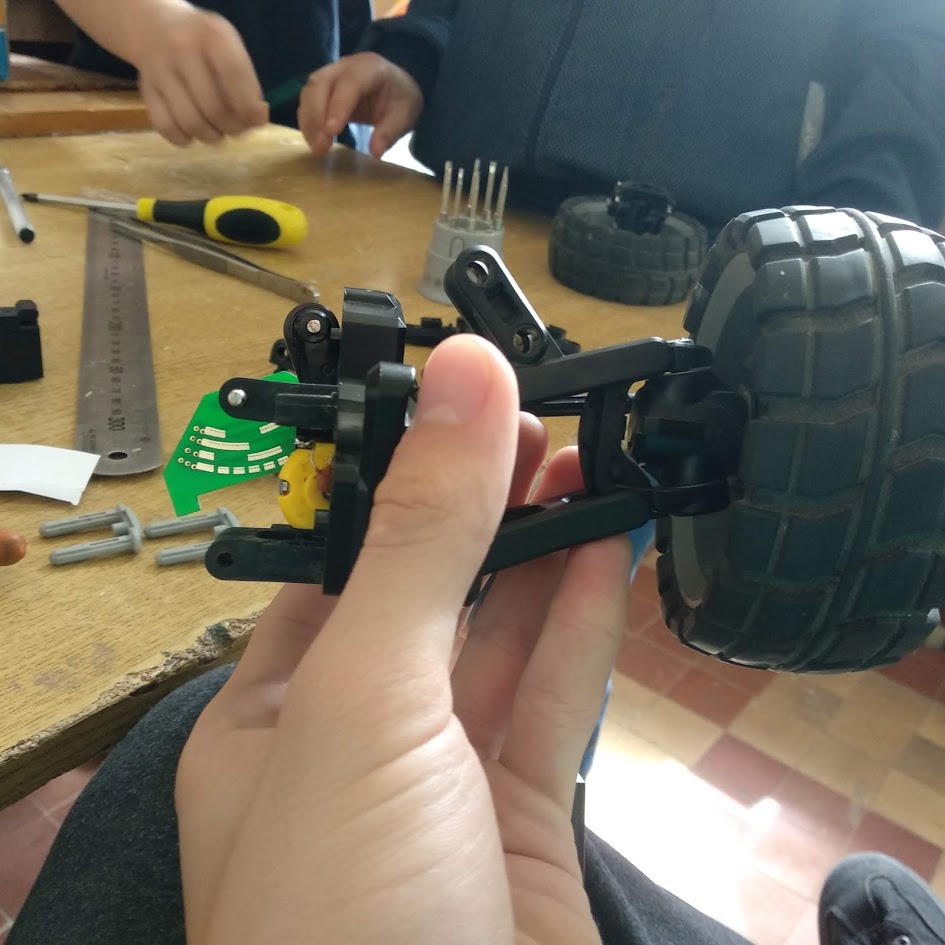 Машинка на Arduino, управляемая Android-устройством по Bluetooth, — полный цикл (часть 1) - 5 Машинка на Arduino, управляемая Android-устройством по Bluetooth, — полный цикл (часть 1) - 5