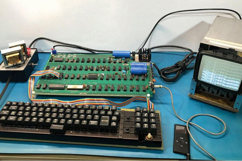 Компьютер Apple-1 был продан на аукционе за $375 000 - 1 Компьютер Apple-1 был продан на аукционе за $375 000