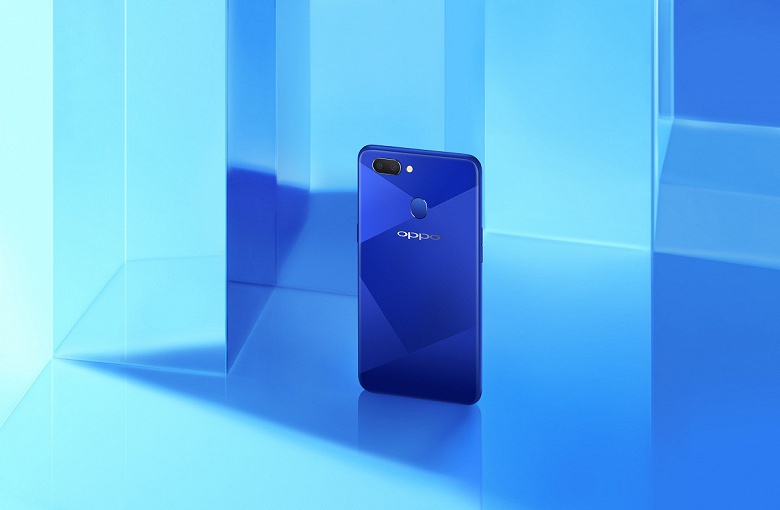 В России стартуют продажи Oppo A5 &mdash; смартфона с емким аккумулятором и двойной основной камерой