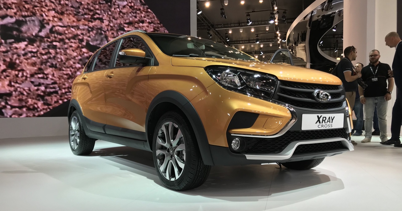 Марка Lada скоро начнет продажи сразу двух новинок Марка Lada скоро начнет продажи сразу двух новинок