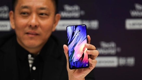 Вице-президент Lenovo назвал дату анонса безрамочного смартфона-слайдера Lenovo Z5 Pro