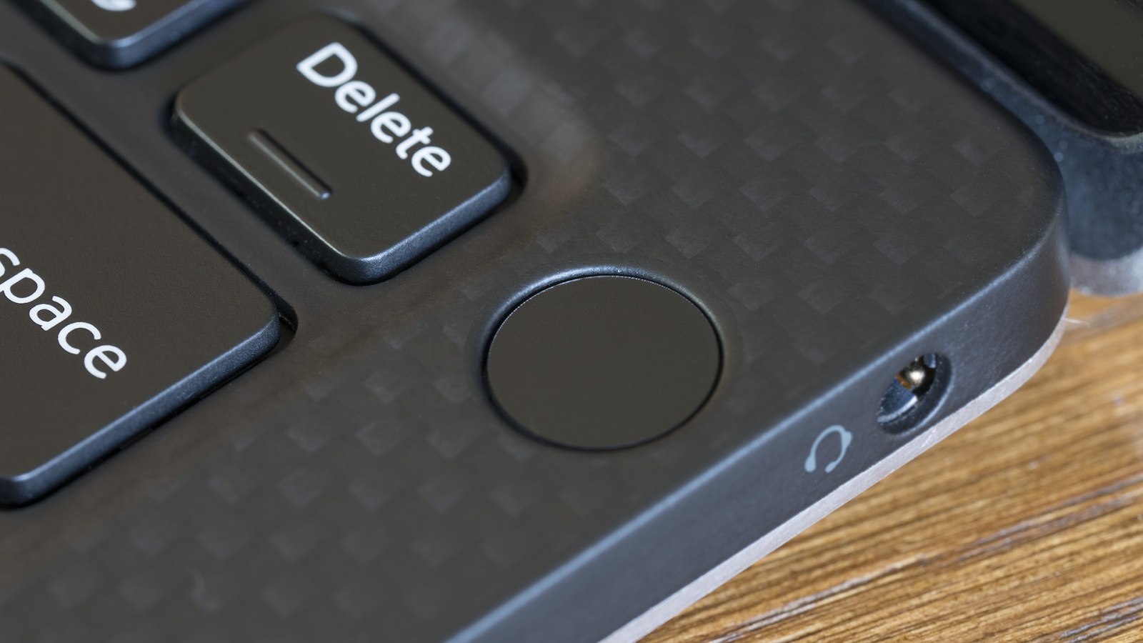 Обзор ноутбука Dell XPS 13 9370: лёгкий, красивый, быстрый - 11 Обзор ноутбука Dell XPS 13 9370: лёгкий, красивый, быстрый - 11