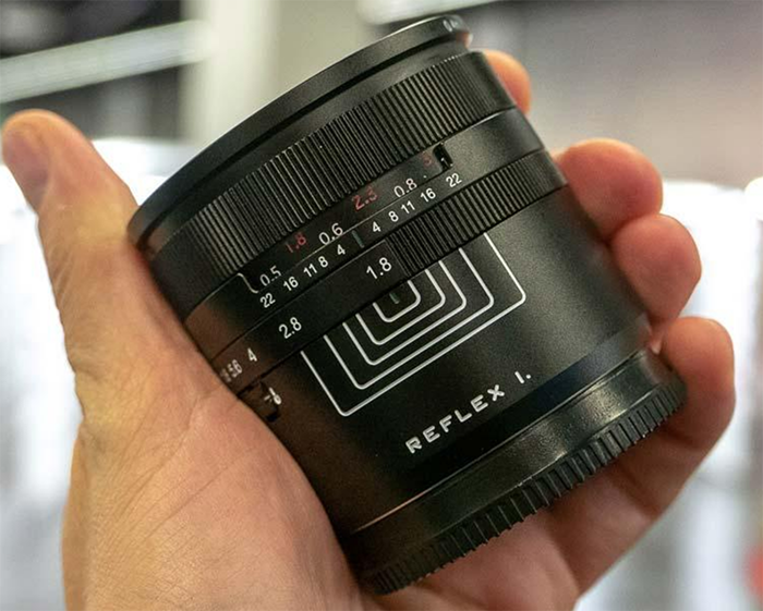 Полнокадровый объектив Reflex 40mm f/1.8 будет выпускаться в шести вариантах