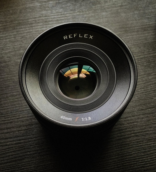 Полнокадровый объектив Reflex 40mm f/1.8 будет выпускаться в шести вариантах