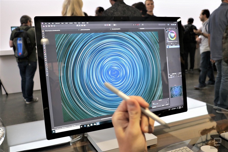 Конфигурация моноблочного компьютера Microsoft Surface Studio 2 включает процессор Intel Core i7-7820HQ