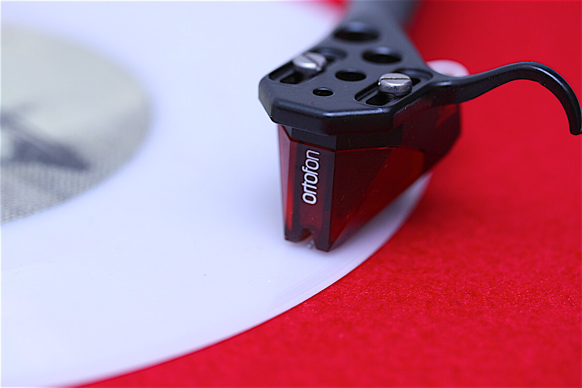 Чтение на выходные: 22 статьи об истории легендарных аудиокомпаний и о том, как они «делают звук» - 1 Чтение на выходные: 22 статьи об истории легендарных аудиокомпаний и о том, как они «делают звук» - 1