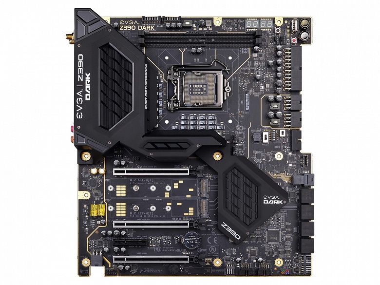 Подсистема питания платы EVGA Z390 Dark построена по 17-фазной схеме