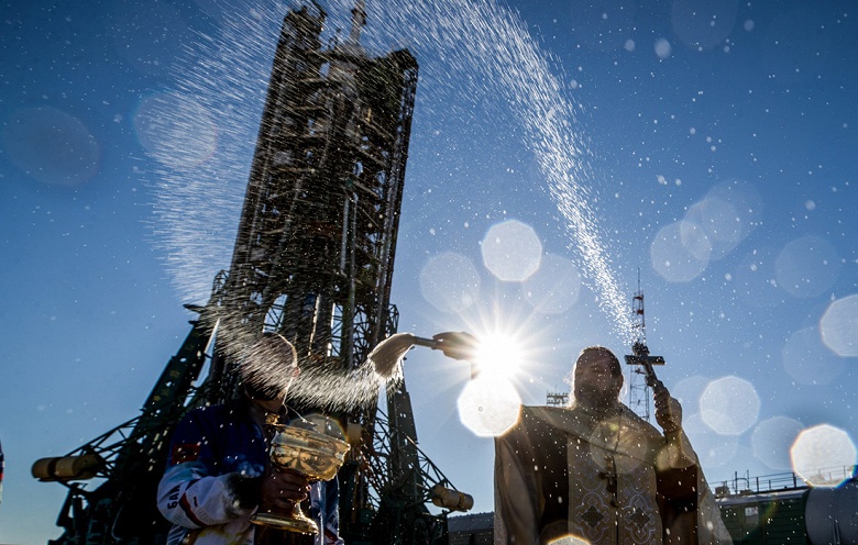 Сегодня произошла первая в истории России авария при запуске пилотируемого корабля &laquo;Союз&raquo; 