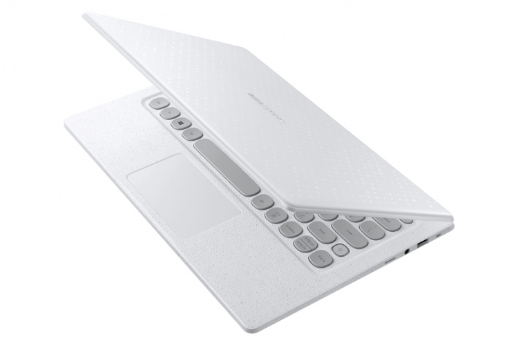 Samsung представила ноутбук с клавиатурой в стиле печатной машинки