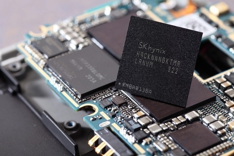 SK Hynix продаёт всё больше фирменных SSD