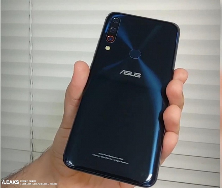 Фотогалерея дня: прототипы смартфона Asus Zenfone 6 – с тройной камерой и каплевидным вырезом - 2 Фотогалерея дня: прототипы смартфона Asus Zenfone 6 – с тройной камерой и каплевидным вырезом