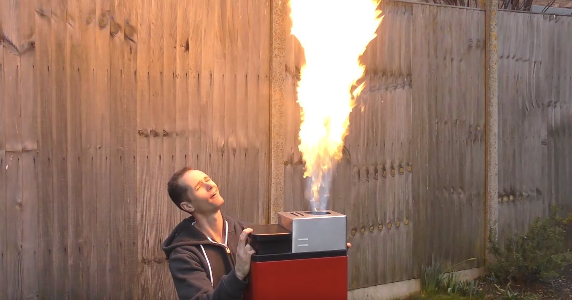 Самодельная суперзажигалка: как удивить мир, не спалив свой дом Самодельная суперзажигалка: как удивить мир, не спалив свой дом