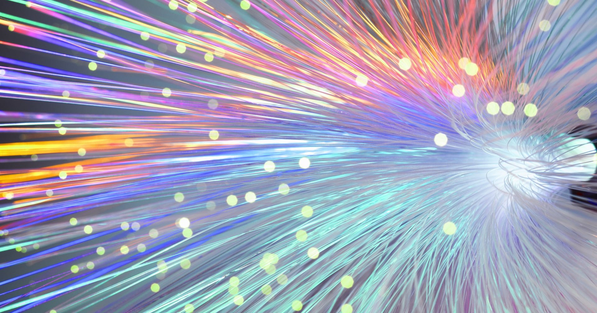 Новое оптоволокно, способное ускорить Интернет в сотню раз