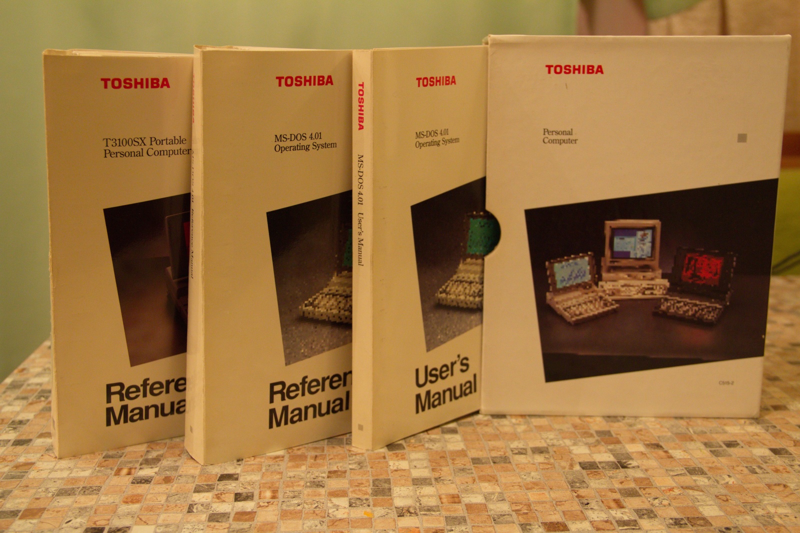 Уже не luggable pc, ещё не notebook: Laptop TOSHIBA T3100-20 - 24