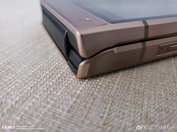 Флагманский смартфон-раскладушка Samsung W2019 позирует на новых фото - 6 Флагманский смартфон-раскладушка Samsung W2019 позирует на новых фото