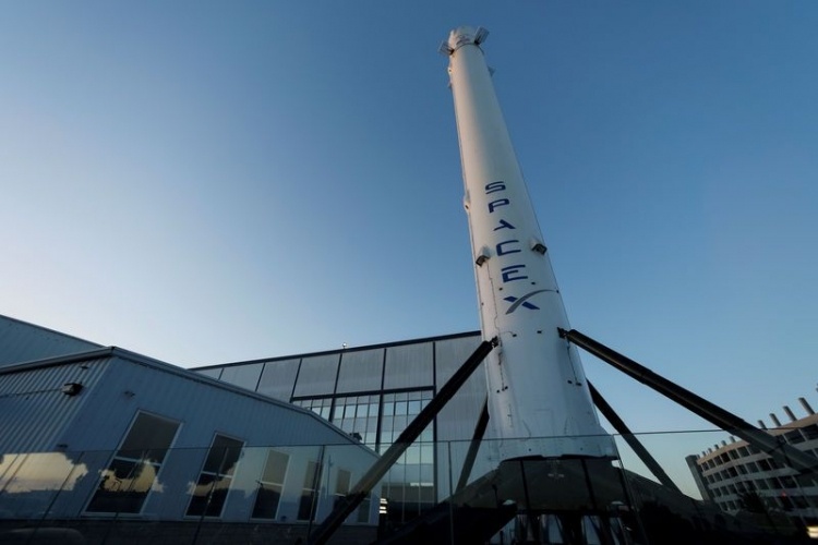 Илон Маск провёл увольнения в SpaceX из-за медлительности с подготовкой запуска интернет-спутников