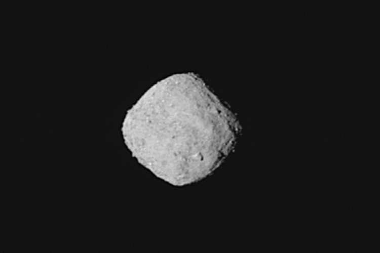 Фото дня: самый качественный снимок астероида Бенну