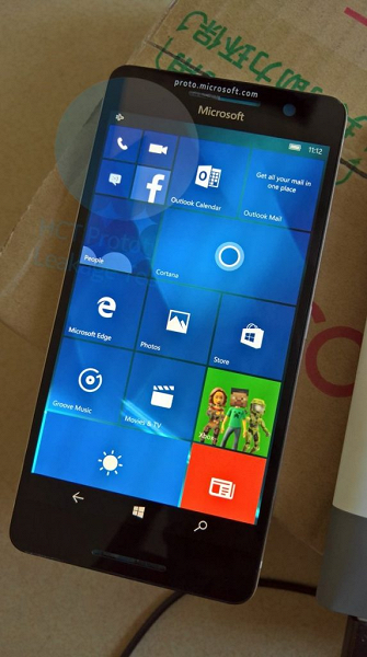 Появились фото смартфона Microsoft Lumia 960 на базе SoC Snapdragon 820