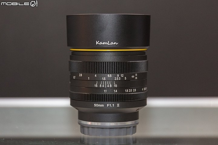 Объектив Kamlan 50mm f/1.1 II для беззеркальных камер стоит 150 долларов