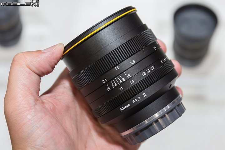 Объектив Kamlan 50mm f/1.1 II для беззеркальных камер стоит 150 долларов