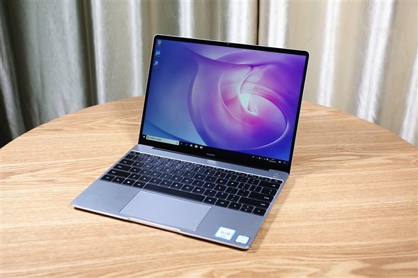 Huawei представила первый ноутбук с технологией Huawei Share 3.0