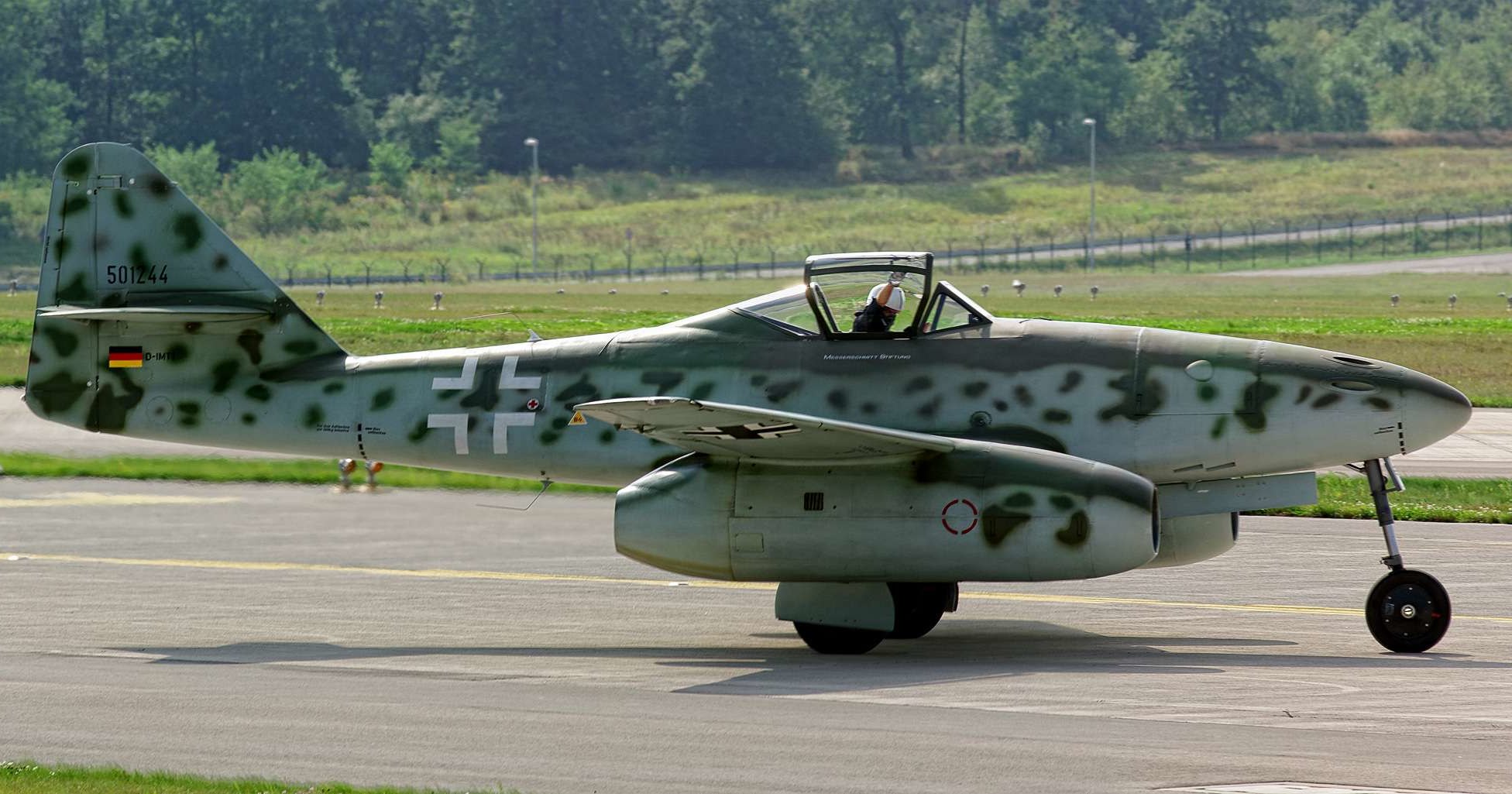 Реплика Me.262 в воздухе