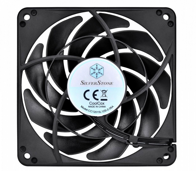 Толщина вентилятора SilverStone FN124 &mdash; 15 мм