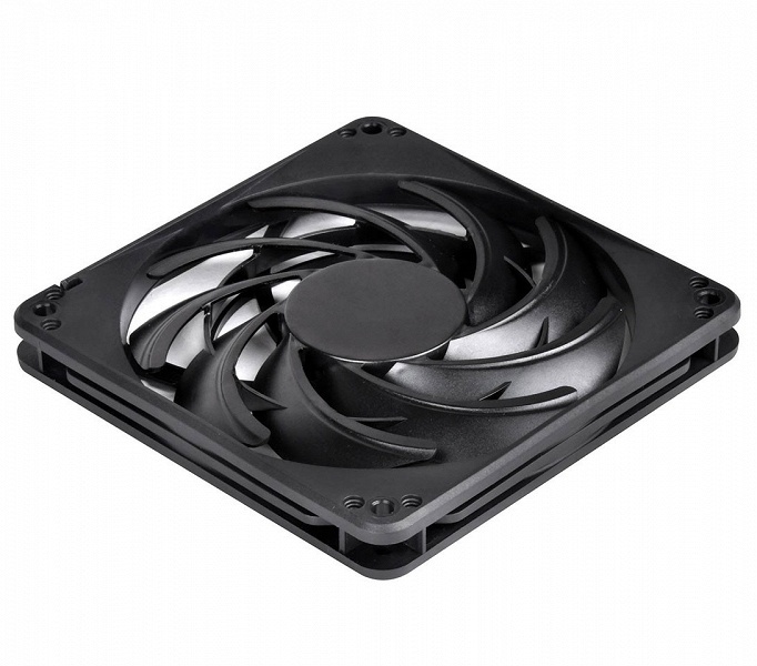Толщина вентилятора SilverStone FN124 &mdash; 15 мм