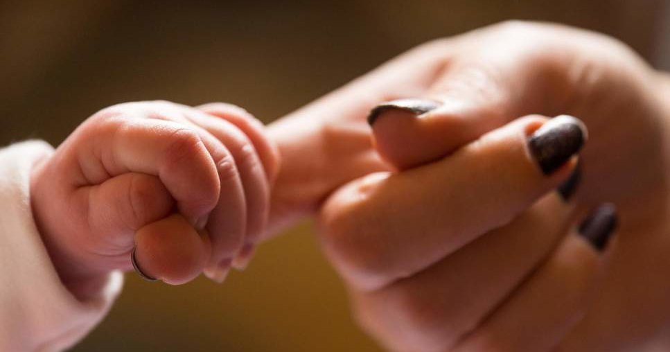 Уровень фертильности упал на 50% в половине стран мира