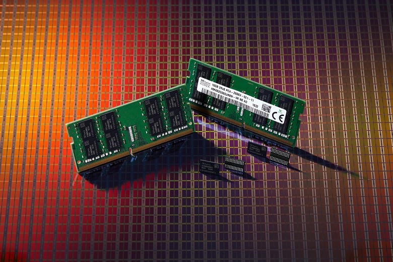 Компания SK Hynix сообщила о разработке микросхемы DRAM DDR4 плотностью 8 Гбит, рассчитанной на выпуск по технологии 1Ynm 