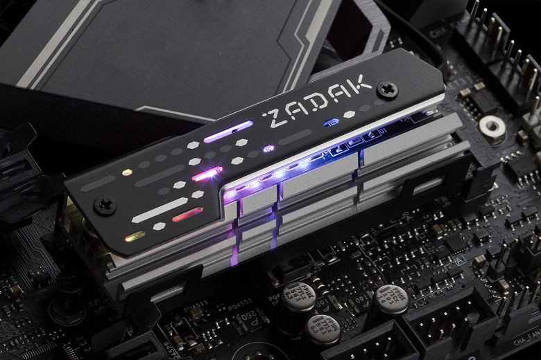 Радиатор Zadak 511 MOAB M.2 RGB предназначен для SSD