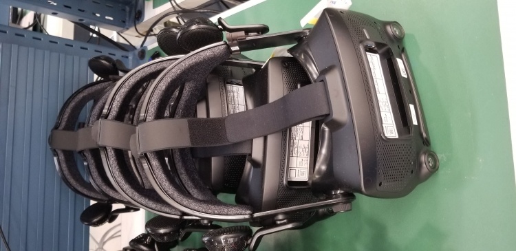 Слухи: снимки собственного VR-шлема Valve и сведения о Half-Life VR