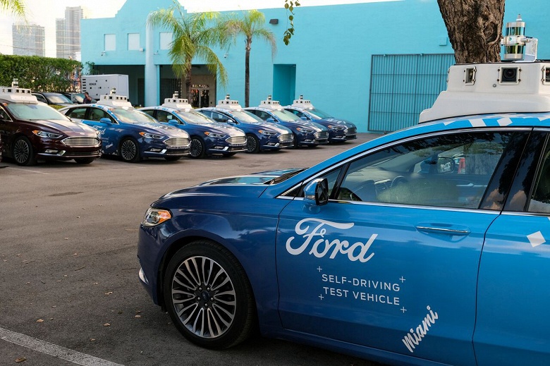 Ford будет продвигать самоуправляемые автомобили не на потребительском рынке, а на рынке транспортных услуг