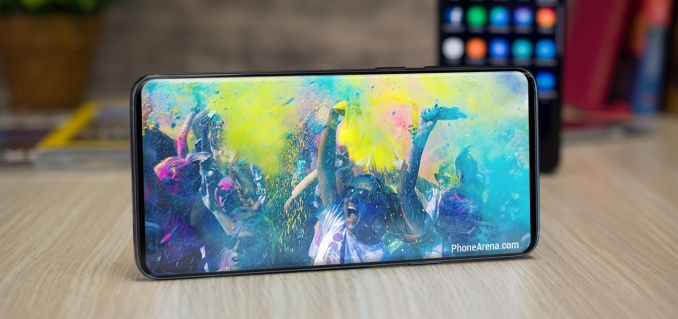 Фронтальная камера Samsung Galaxy S10 будет «исчезать» в полноэкранном режиме