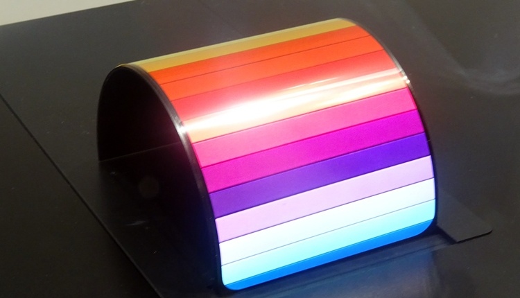 Sharp продемонстрировала гибкие OLED-дисплеи