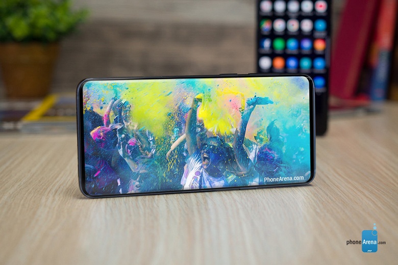 Свежая утечка рассекретила дизайн флагманских смартфонов Samsung Galaxy S10