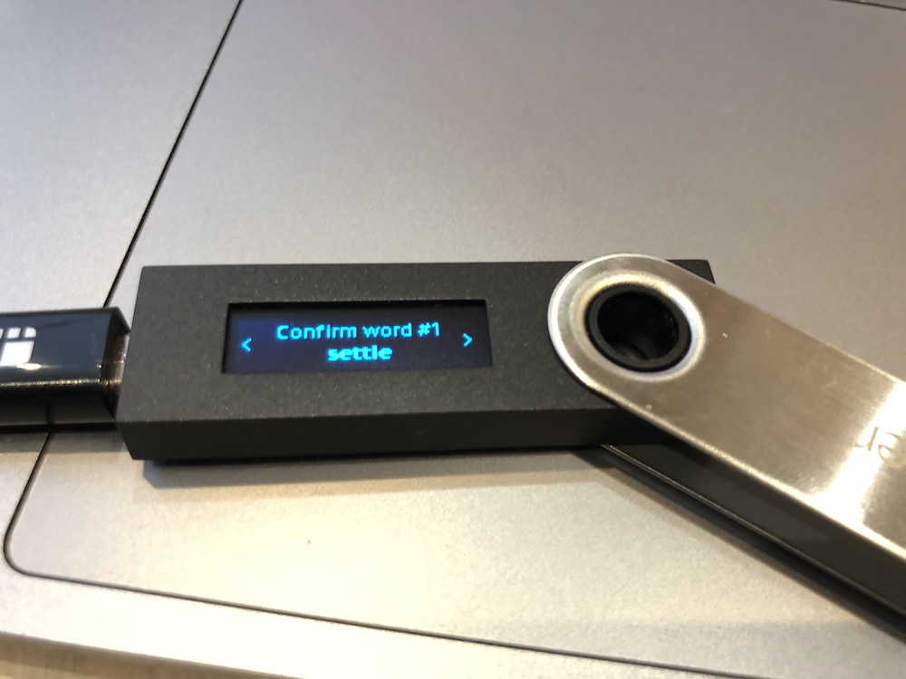 Ledger Nano S: ключ от комнаты, где могут лежать 710 токенов и криптовалют - 10