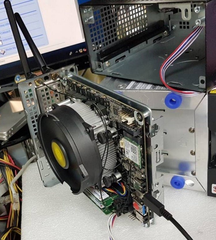 ASRock готовит мини-ПК на платформе AMD A300