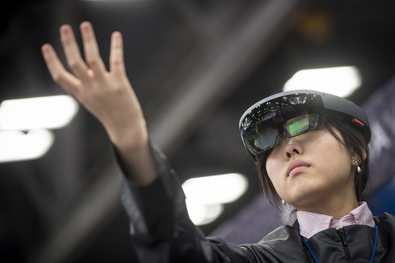 Microsoft продаст армии США более 100 000 гарнитур дополненной реальности HoloLens за 480 млн долларов
