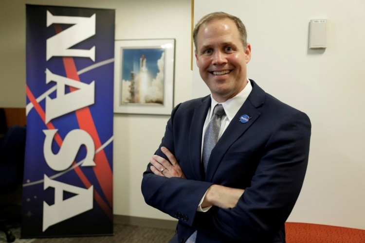 NASA отдаёт разработку лунной программы на откуп частным компаниям
