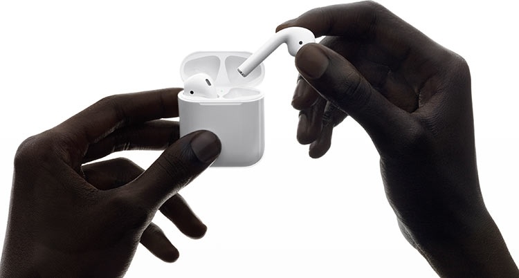 Apple может представить гарнитуру AirPods с беспроводной зарядкой в ​​начале 2019 года