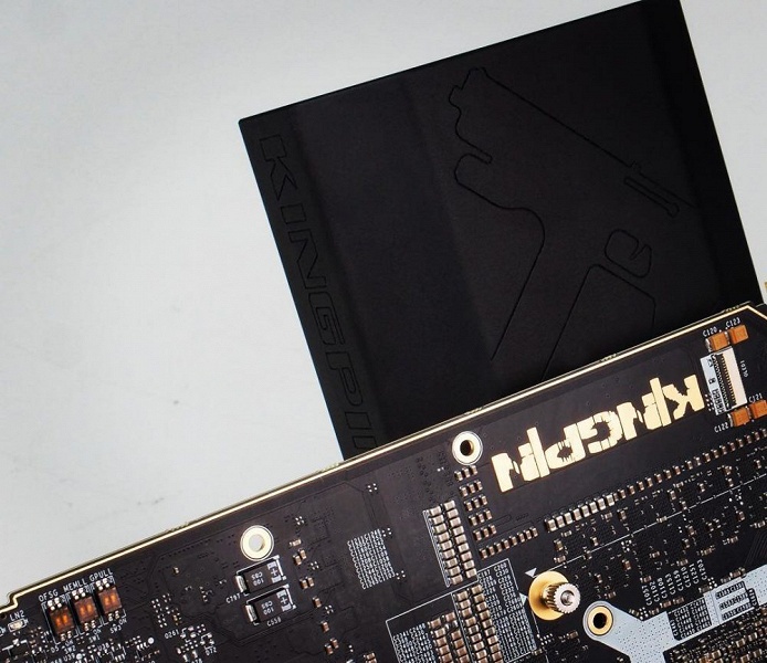 EVGA дразнит первой фотографией оверклокерской видеокарты GeForce RTX 2080 Ti Kingpin - 1 EVGA дразнит первой фотографией оверклокерской видеокарты GeForce RTX 2080 Ti Kingpin