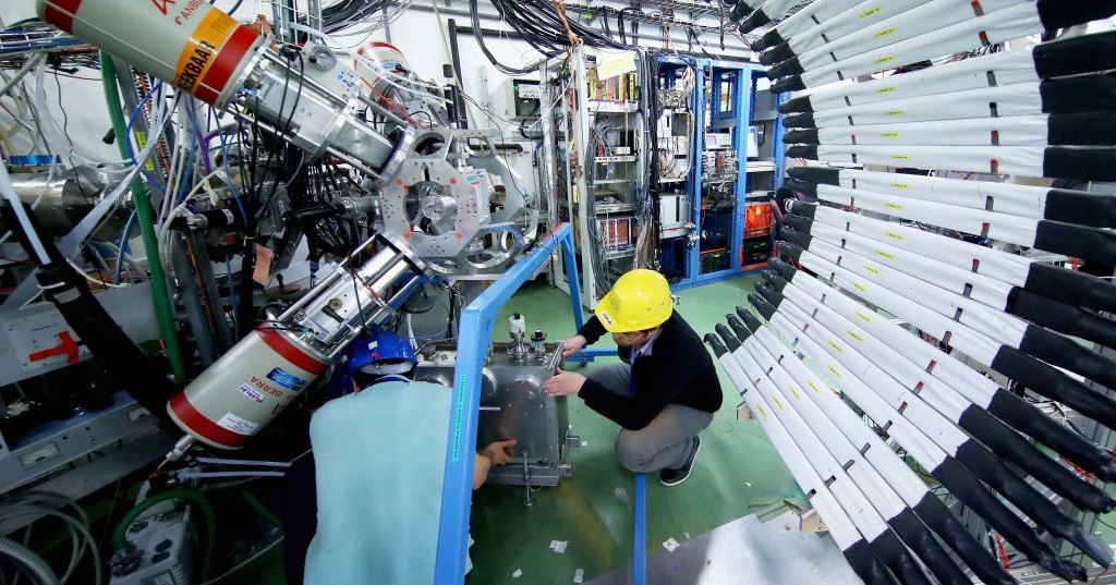 Большой адронный коллайдер отключат на 2 года для модернизации
