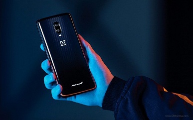 Представлен смартфон OnePlus 6T McLaren Edition с 10 ГБ ОЗУ и стоимостью 700 евро - 2 Представлен смартфон OnePlus 6T McLaren Edition с 10 ГБ ОЗУ и стоимостью 700 евро