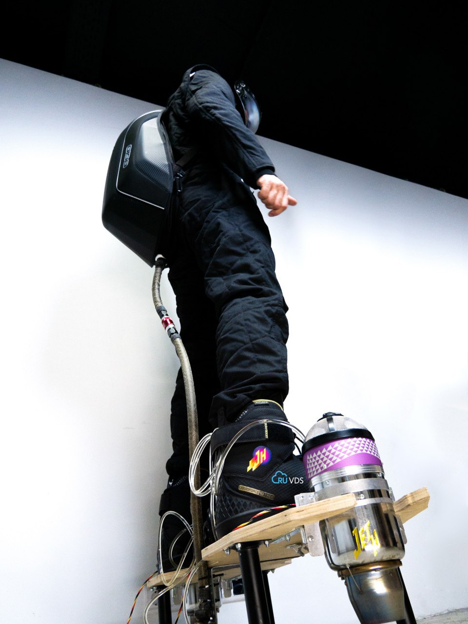 Зацените, на 70% готовый турбореактивный ховерборд - 13 image