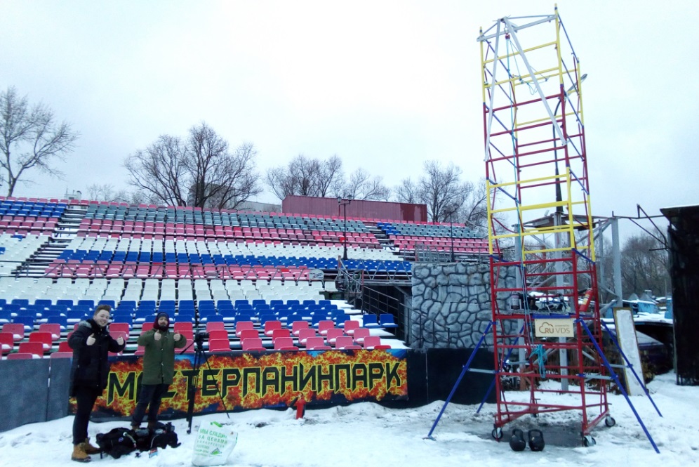 Огнемёты, дед мороз на танке, бигфут, баба яга на эндурике (и, возможно, джетпак) — всё для детишек на новый год - 10 image