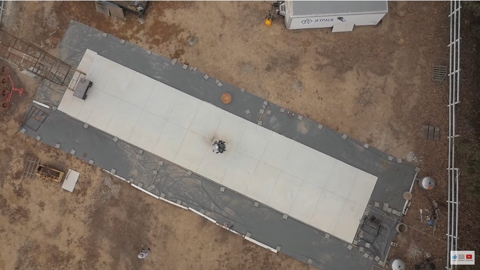 Огнемёты, дед мороз на танке, бигфут, баба яга на эндурике (и, возможно, джетпак) — всё для детишек на новый год - 5 image