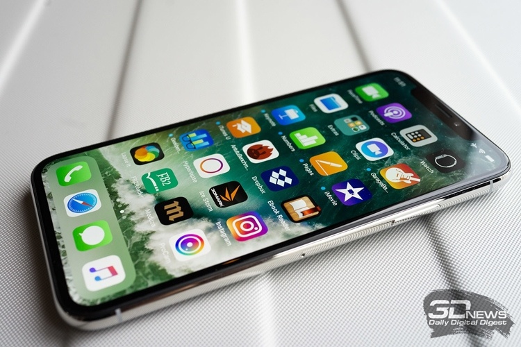 На Apple подали в суд за ложные характеристики дисплея iPhone X