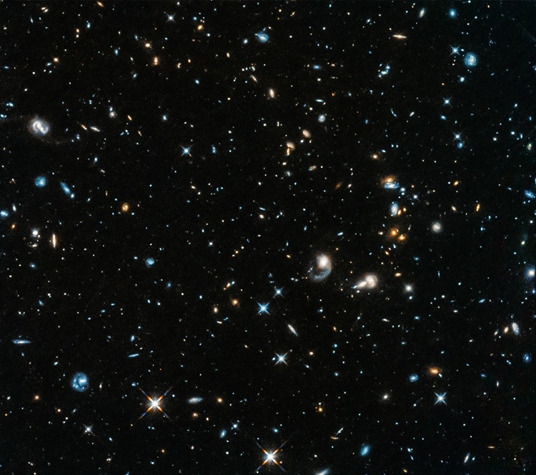 Орбитальный телескоп Hubble снова открыл «глаза»