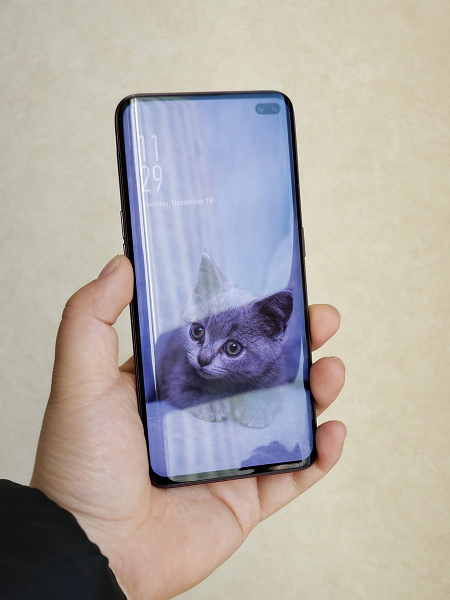 Невероятно реалистичное изображение Samsung Galaxy S10+ вызвало ссору между инсайдерами